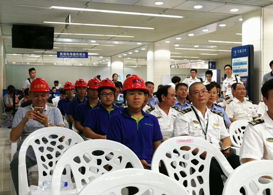 抢修遭台风重创的九洲港口岸，江南(中国)jiangnan·官方网页版,义不容辞！