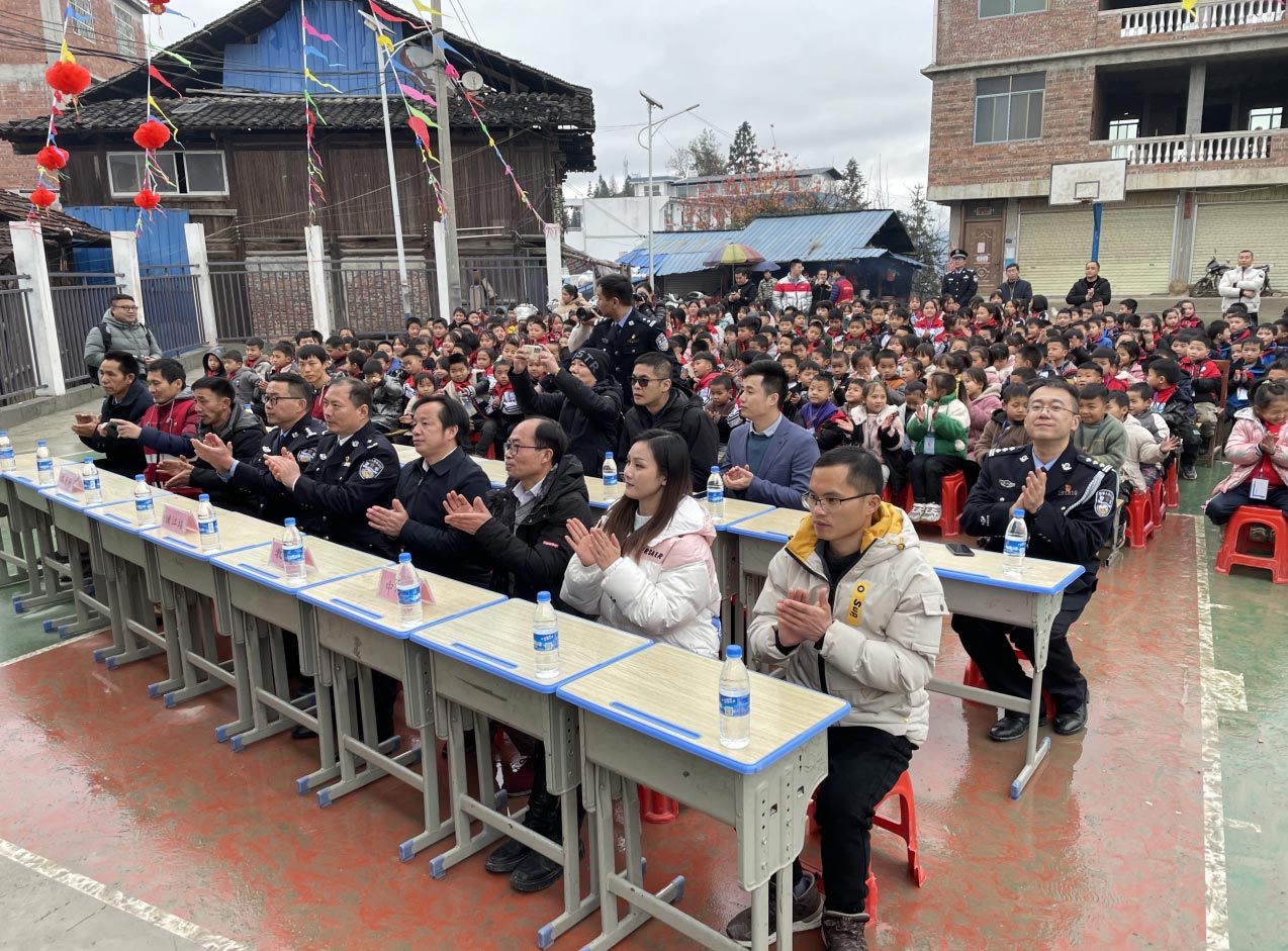 “少年强则国强” 江南(中国)jiangnan·官方网页版,为广西三江岑牙小学捐资助建